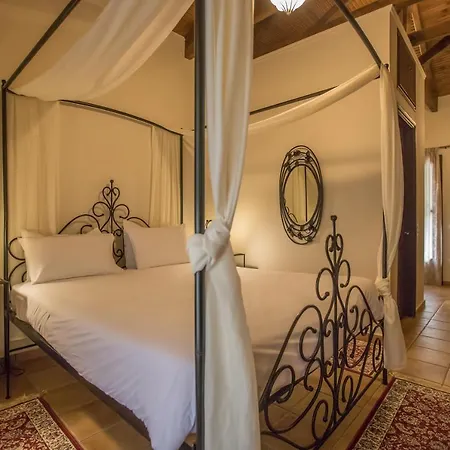 Ersis Guest house